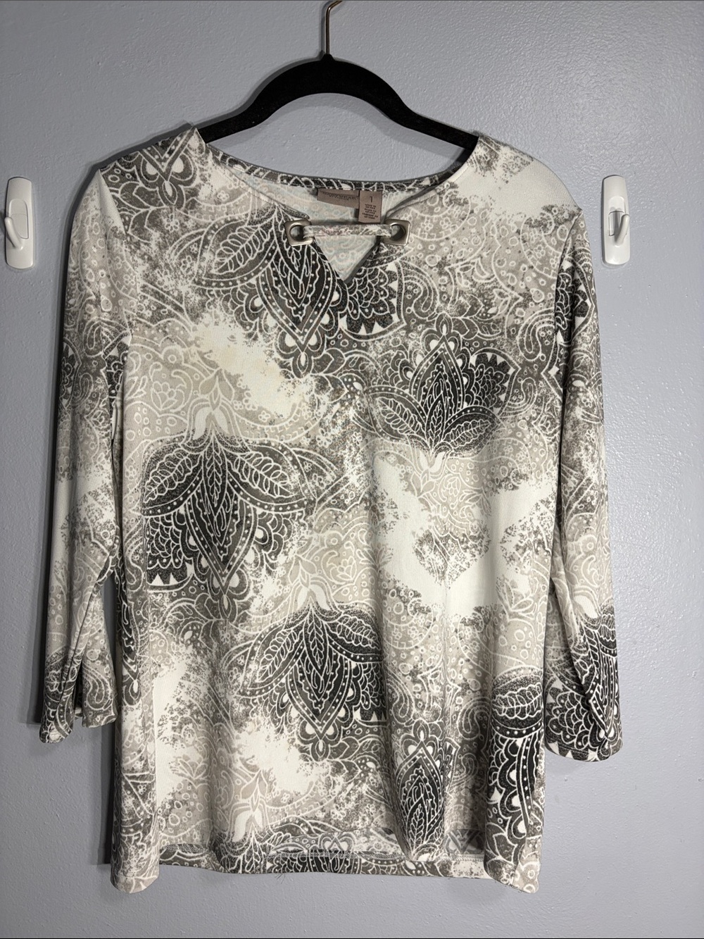 Easywear by CHICOS lotus print 3/4 sleeve top